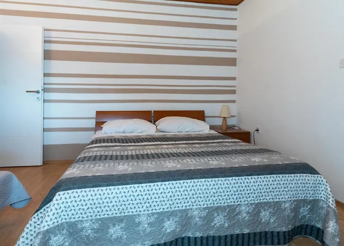 Apartment Dubravka By Guide Klek