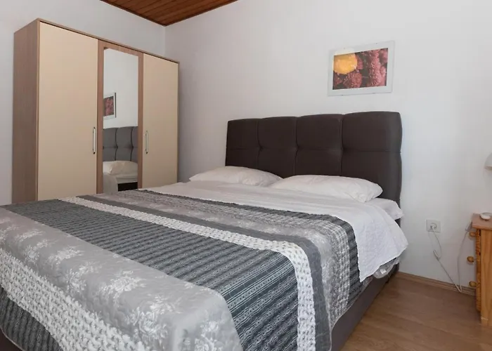 Apartment Dubravka By Guide